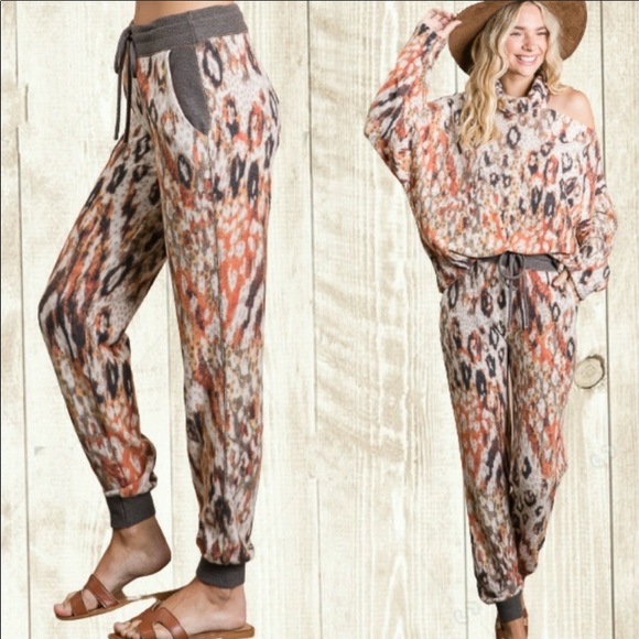 🤎🧡💛🌼🌻Multi Animal Print Joggers - Picture 4 of 14